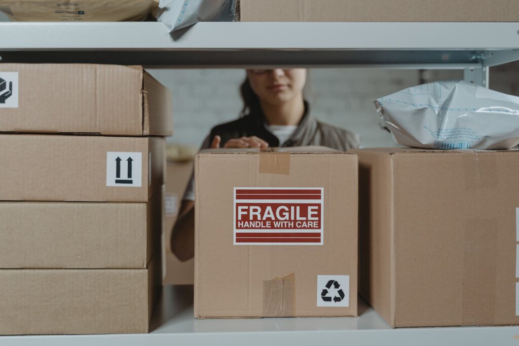Asset tracking in warehouse